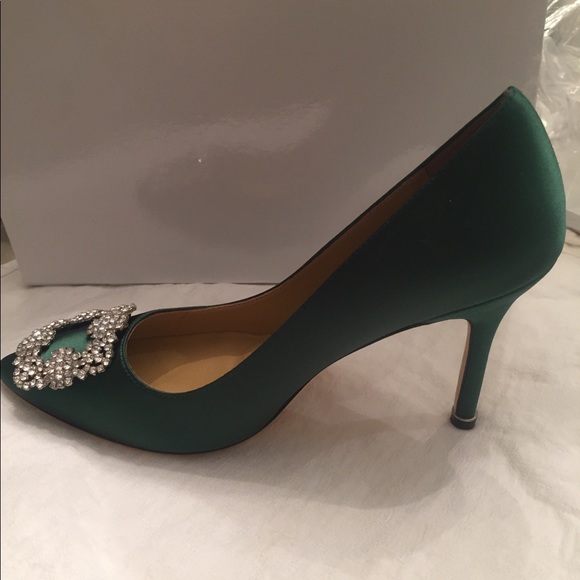 High heels. Never worn. Comes w box, - Picture 4 of 4